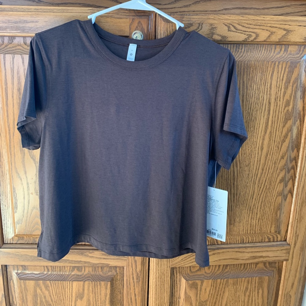 Lululemon tee shirt